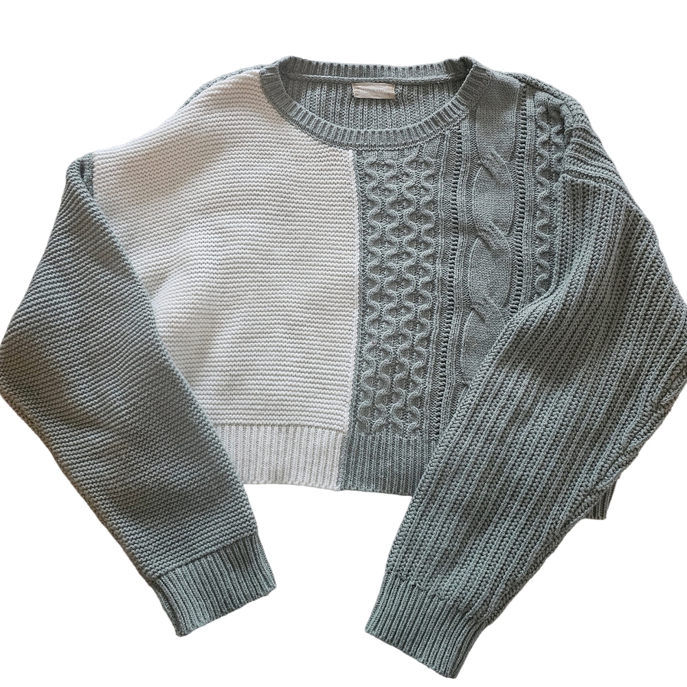 Altar'd State Green and White Crew Neck Colorblock Cropped Cable Knit Sweater